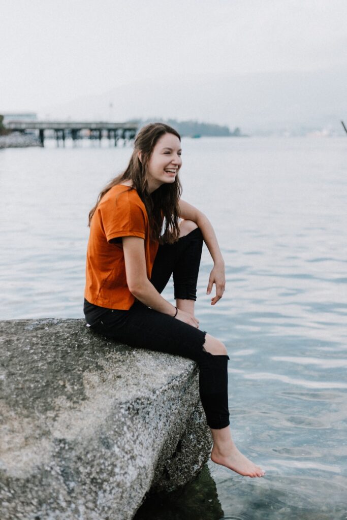 women's orange t shirt